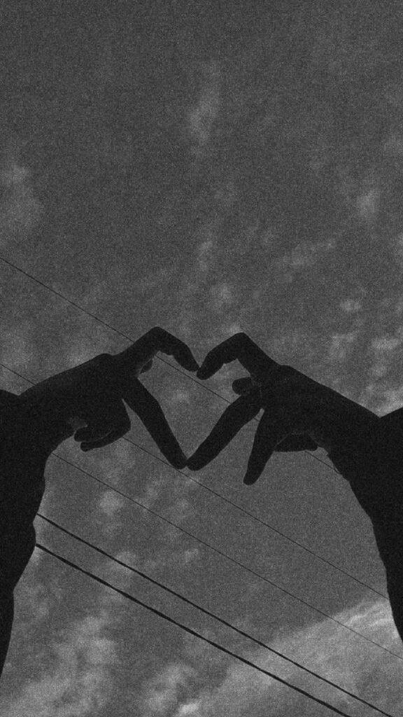 Aesthetic Heart Wallpaper Black and White