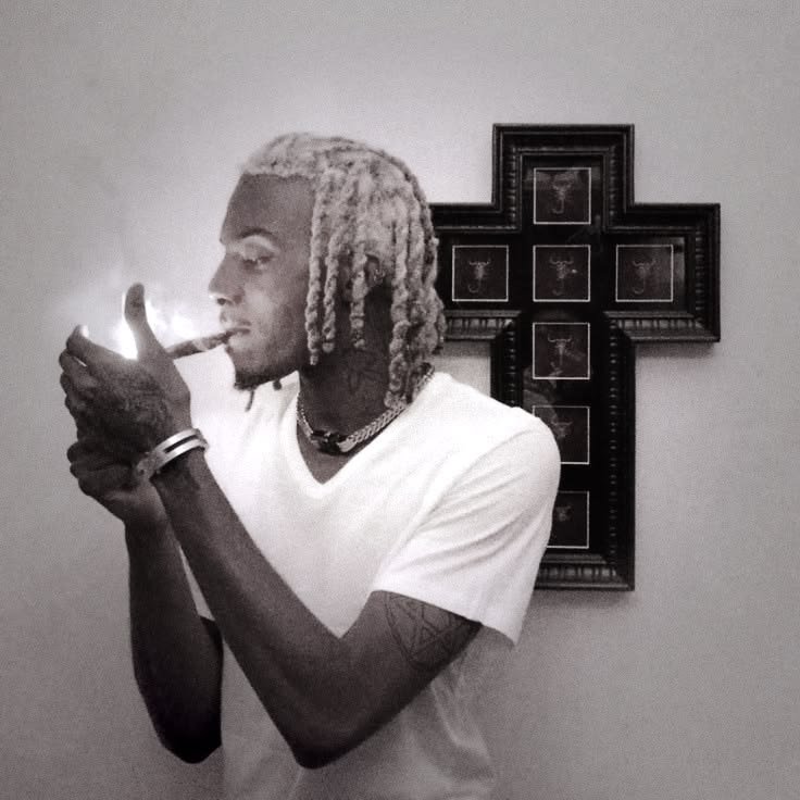 Carti PFP Black And White