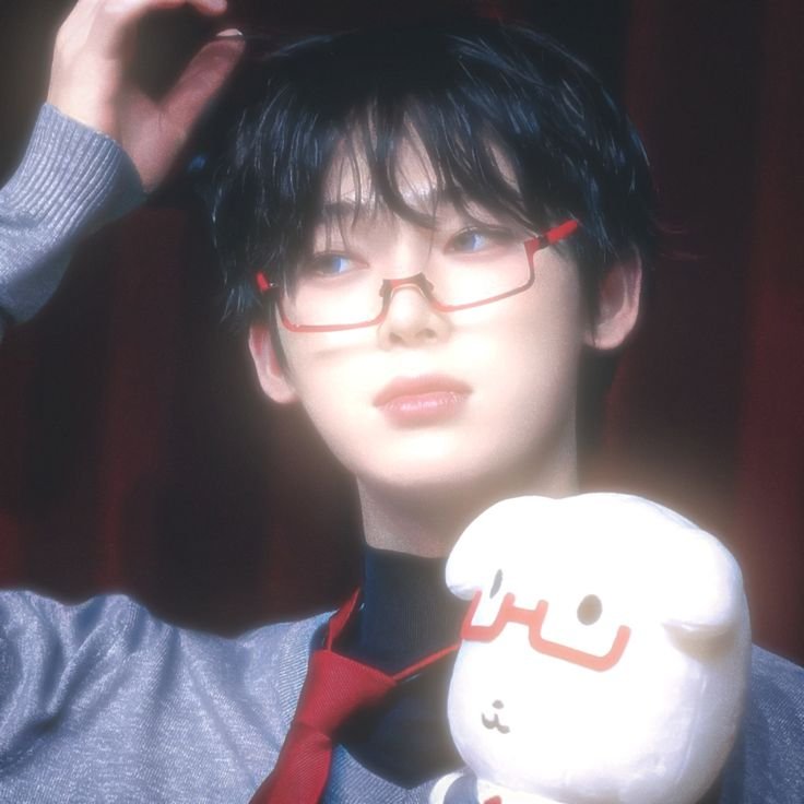 Cute Kpop PFP