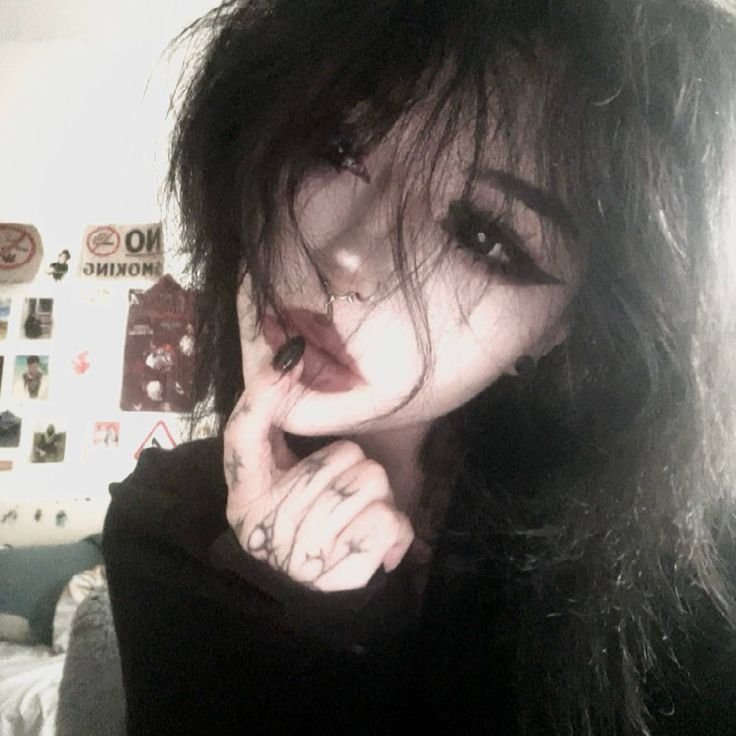 Discord Girl PFP Goth
