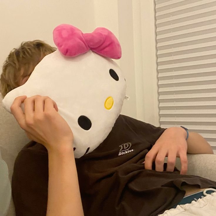 Hello Kitty PFP Boy