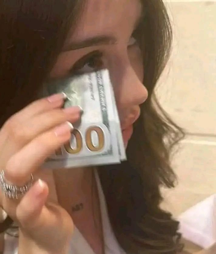 Money PFP Girl