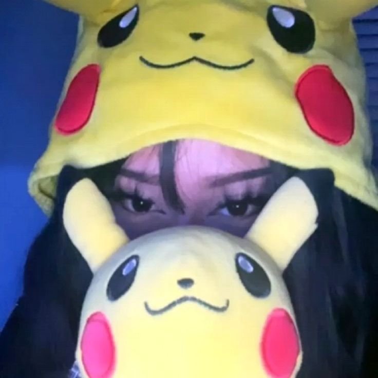 Pikachu PFP Girl